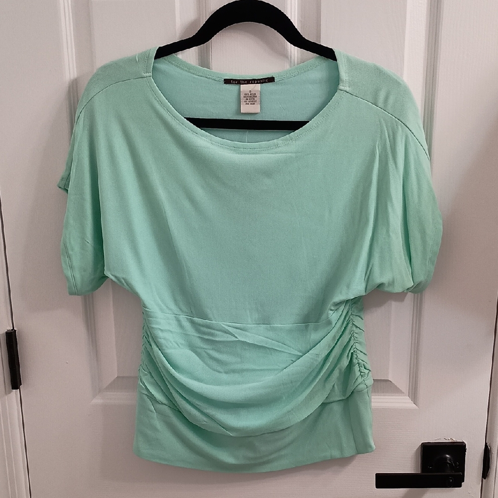 For The Republic Light Green Ruched Blouse. SZ S NWT